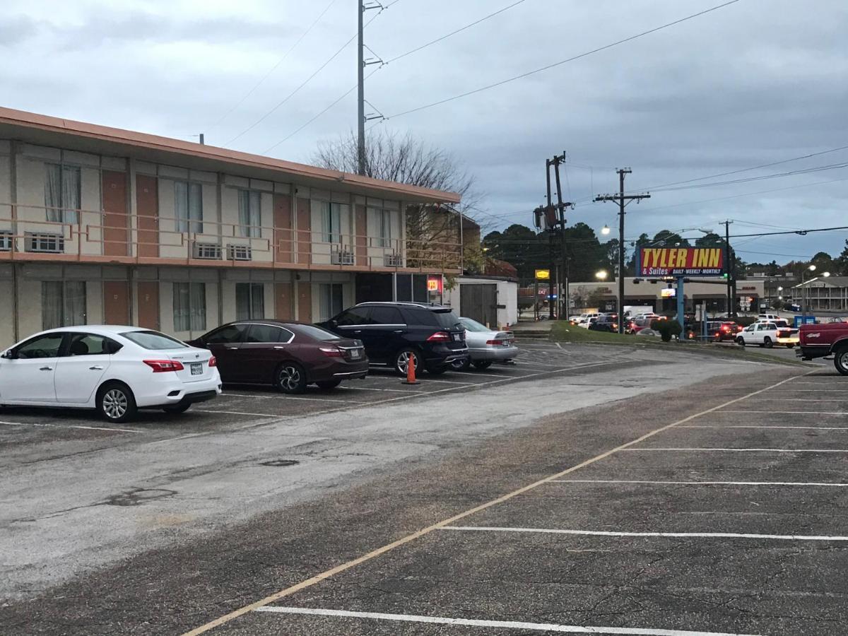 Tyler Inn & Suites Exterior foto